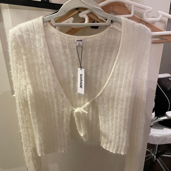Fuzzy Front-Tie Crop Top Cardigan NWT Garage Fuzzy stretch knit front tie detail - Picture 3 of 6